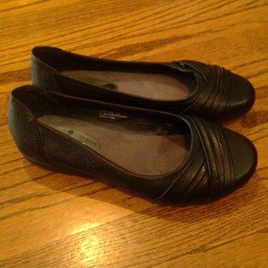 Cloud Walkers Women's Wide Size 9 Black Faux Leather Ballet Flats